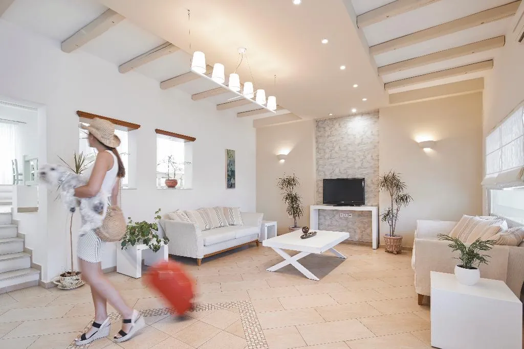 Lobby, Nissos Thira, Santorini