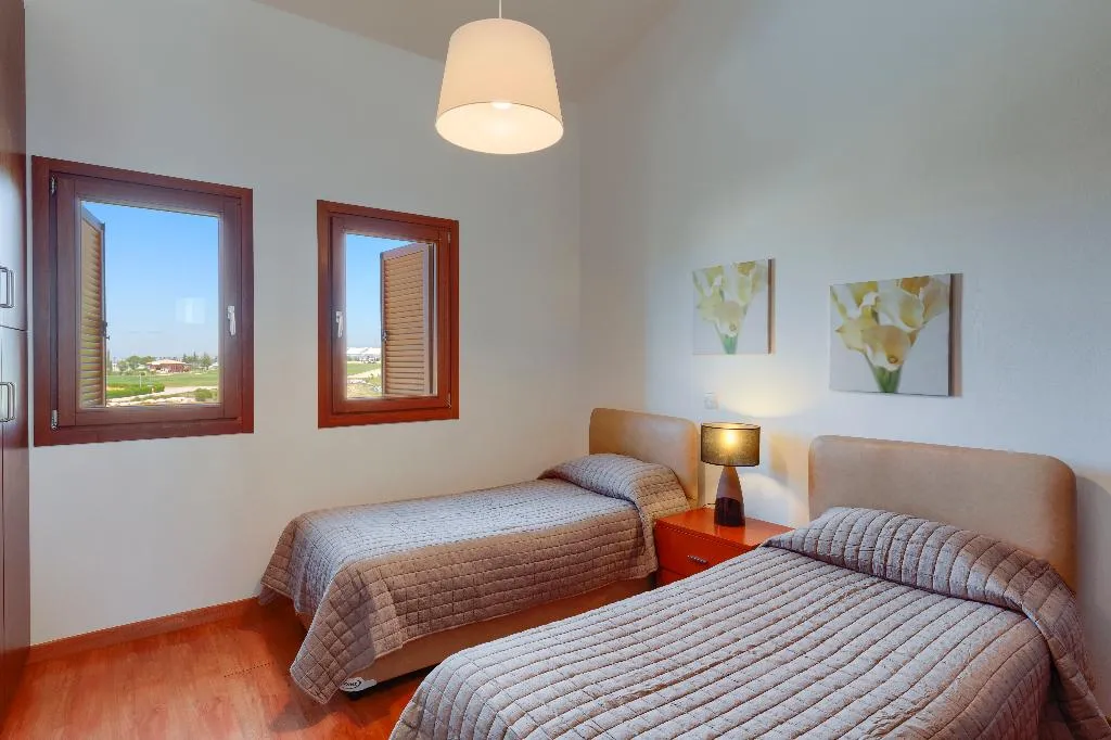VILLA THREE BEDROOMS WITH PRIVATE POOL Room, Aphrodite Hills Rentals – Junior Villas, Cyprus