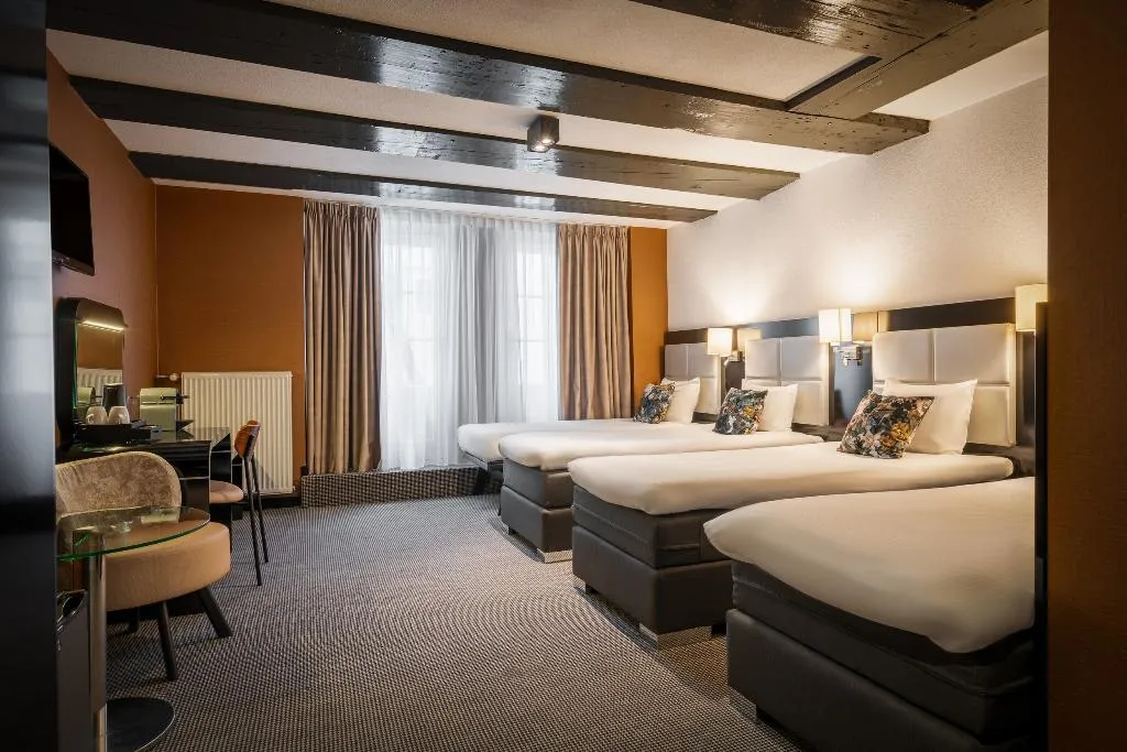 QUADRUPLE INNER Room, Mansion, Amsterdam