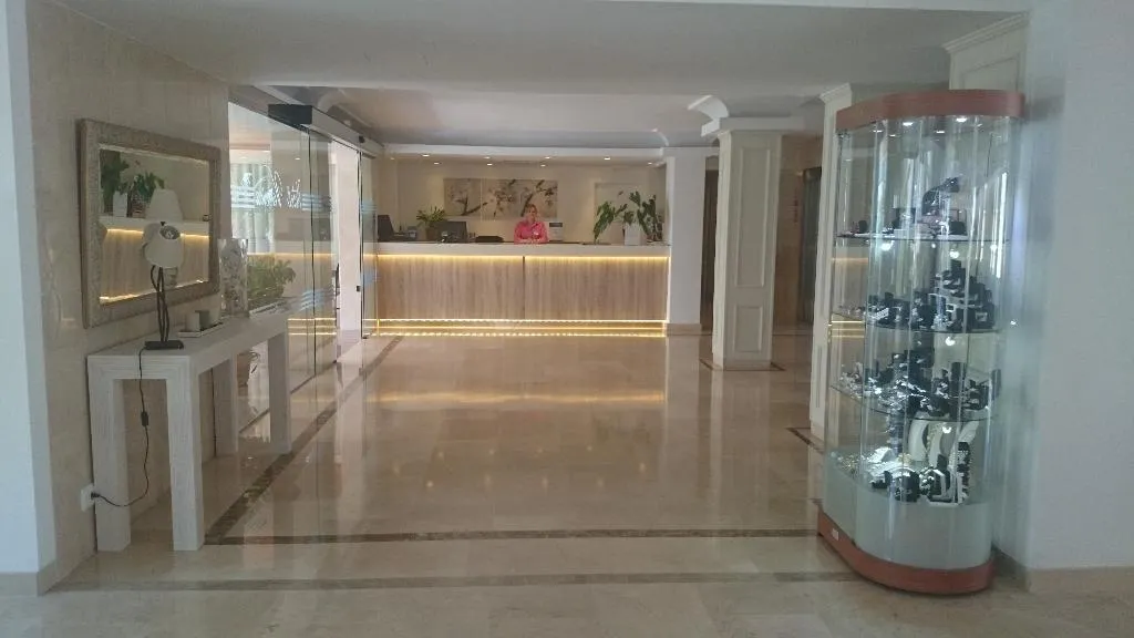 Lobby, R2 Veronica, Majorca
