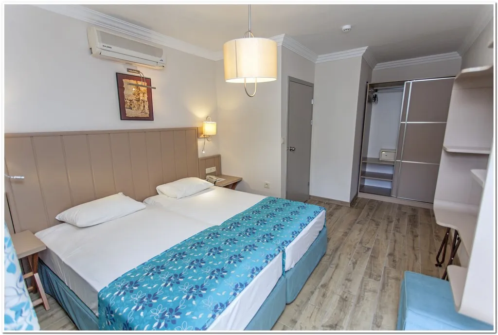 Room, Prince, Dalaman