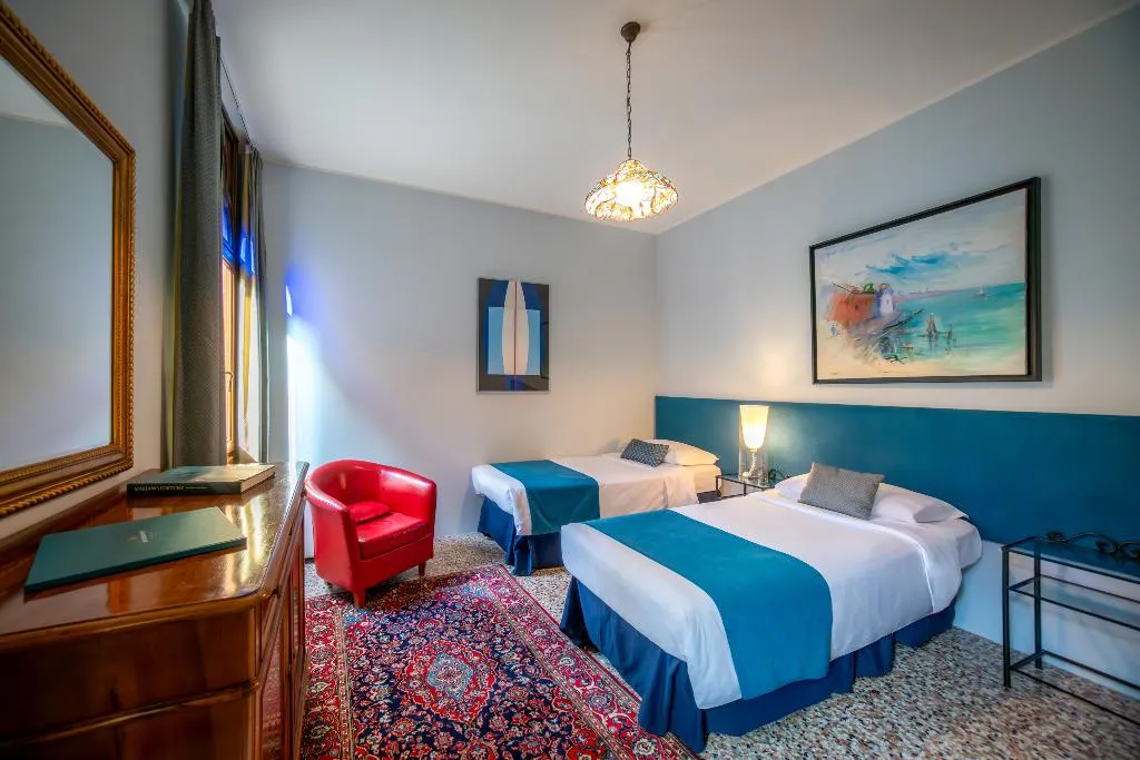 APARTMENT TWO BEDROOMS Room, Palazzo Sanluca, Venice