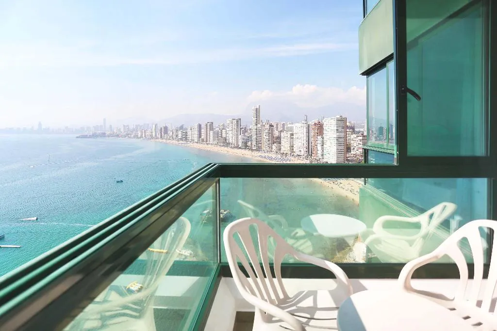 Double or Twin CAPACITY 3 Room, Benikaktus, Costa Blanca
