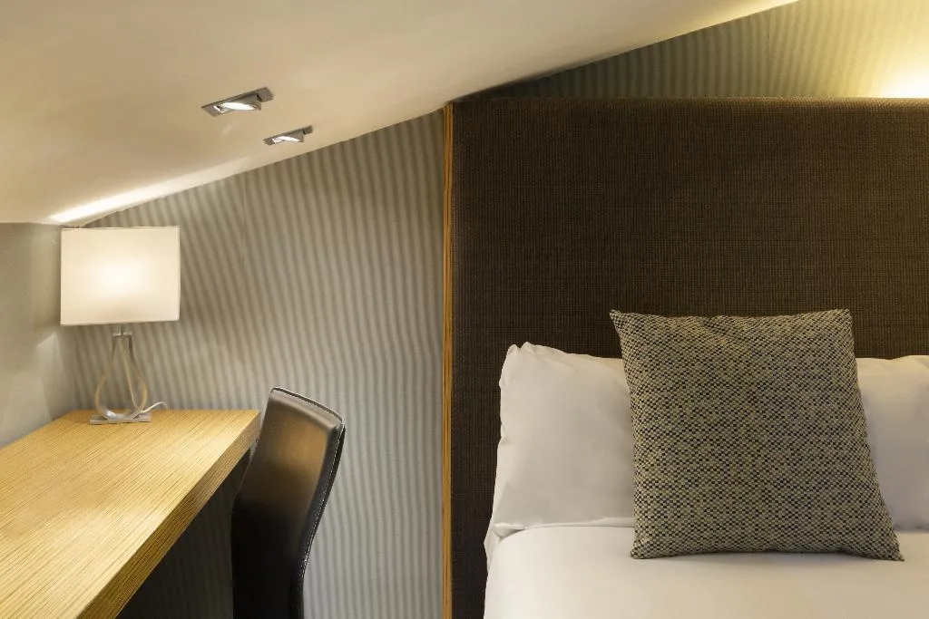 DOUBLE STANDARD Room, Petit Palace Tres Cruces Spain, Madrid