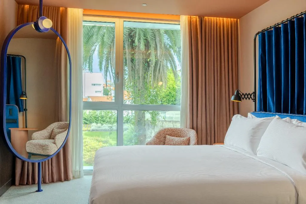 Double or Twin GUEST ROOM KING BED Room, Cenica Porto Hotel, Curio Collection By Hilton, Porto