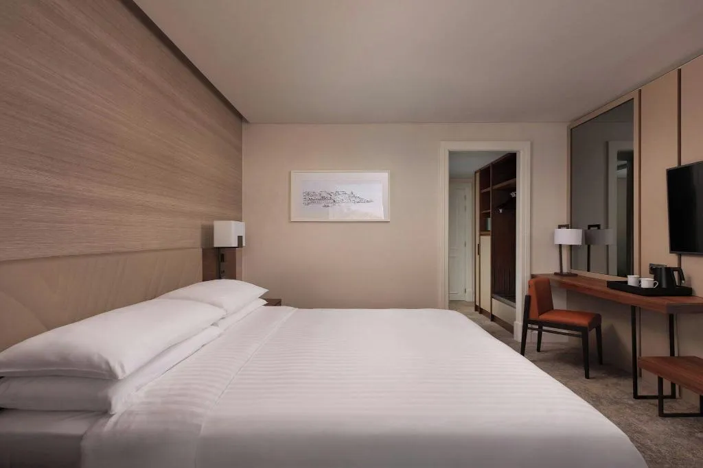 DOUBLE KING SIZE BED Room, Marriott Hotel Lisbon, Lisbon