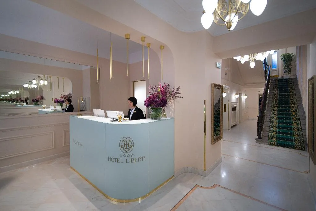 Lobby, Liberty, Prague