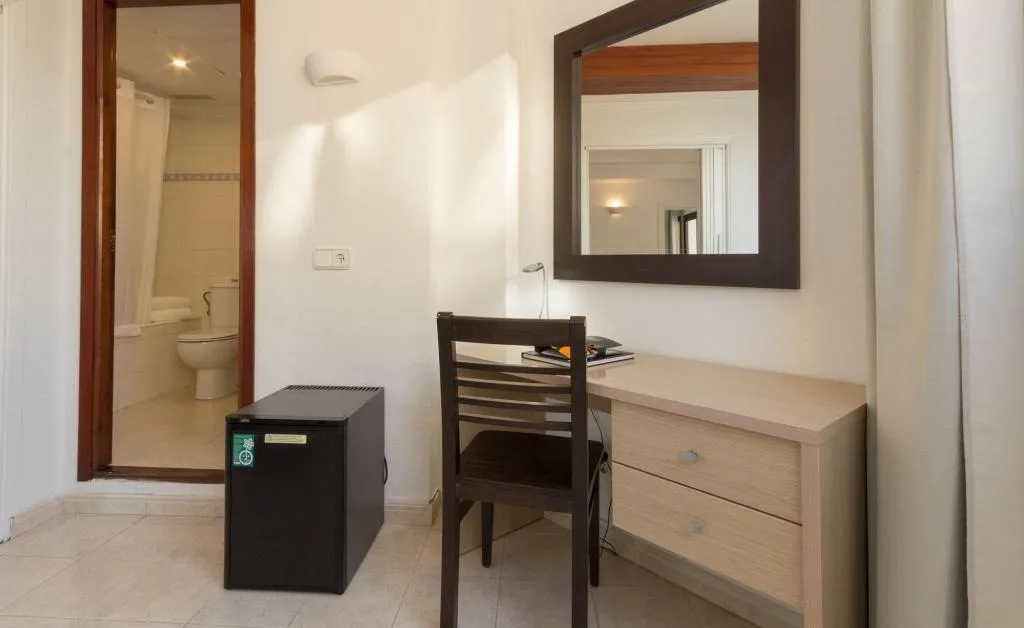 Room, Orosol, Ibiza
