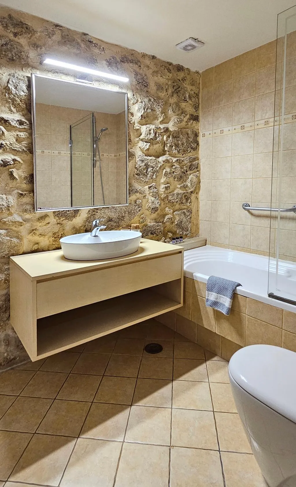 SUITE STANDARD Room, Arhontiko Archanes Suites, Crete