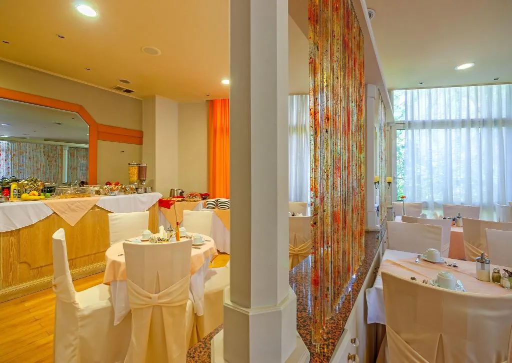 Restaurant, Hotel Park, Athens