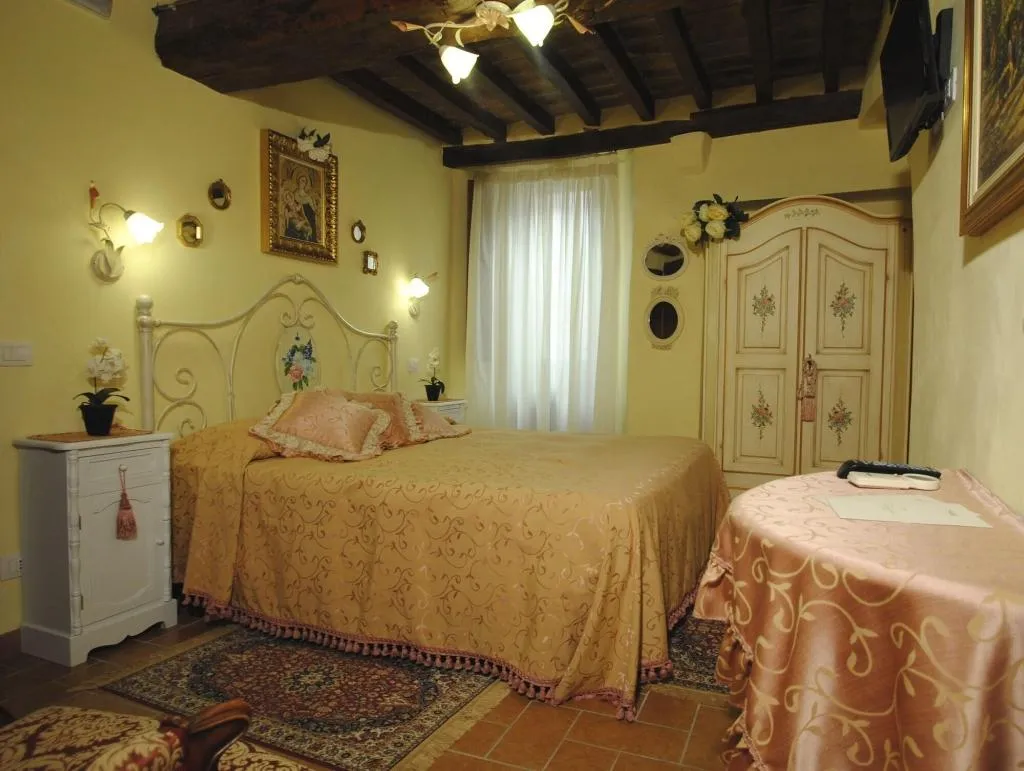 Room, Albergo Torre Sangiovanni, Perugia