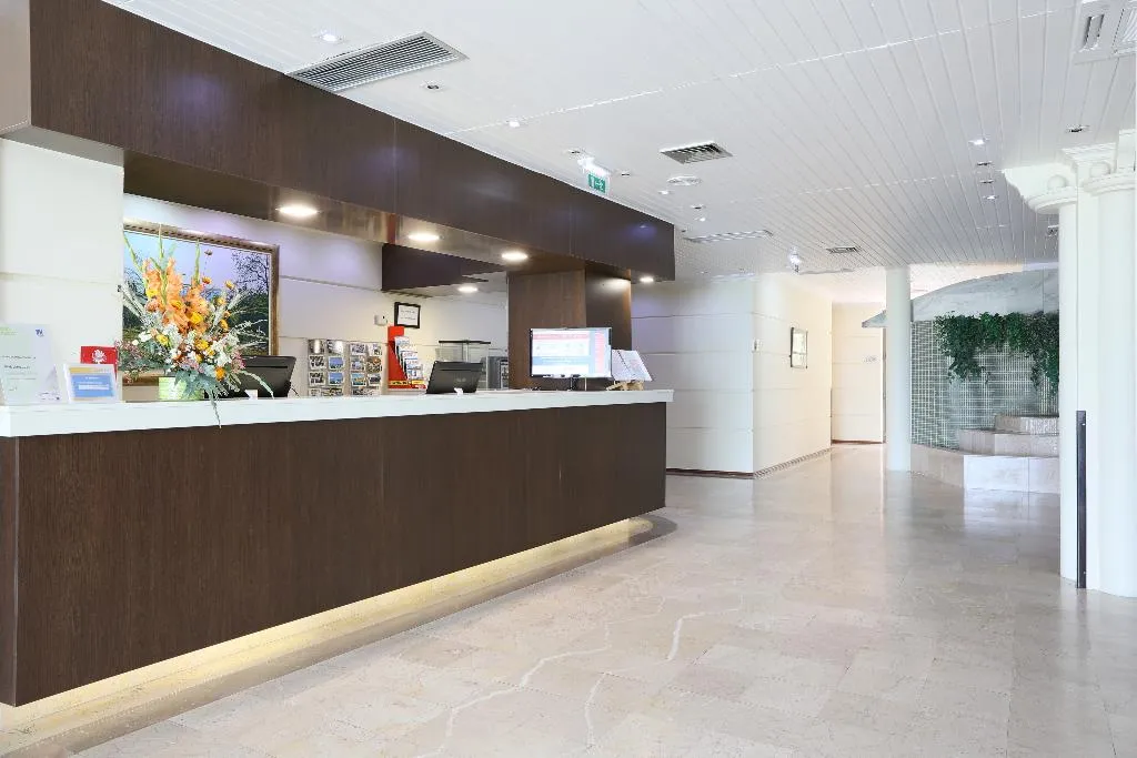 Lobby, D. Luis - Coimbra, Porto