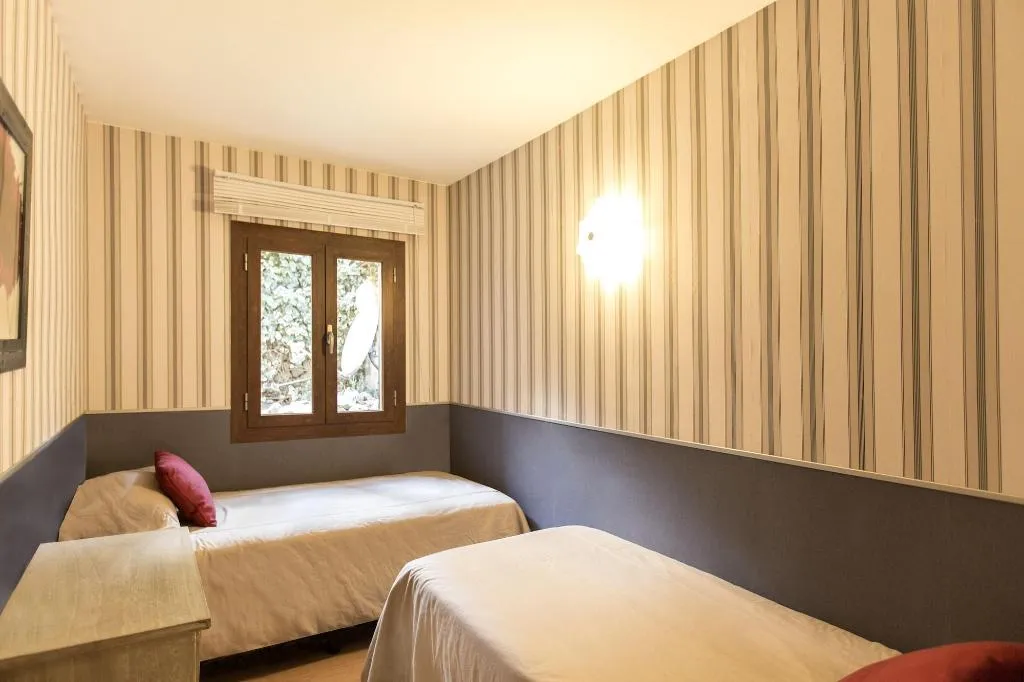 Room, D'Es Puig, Majorca