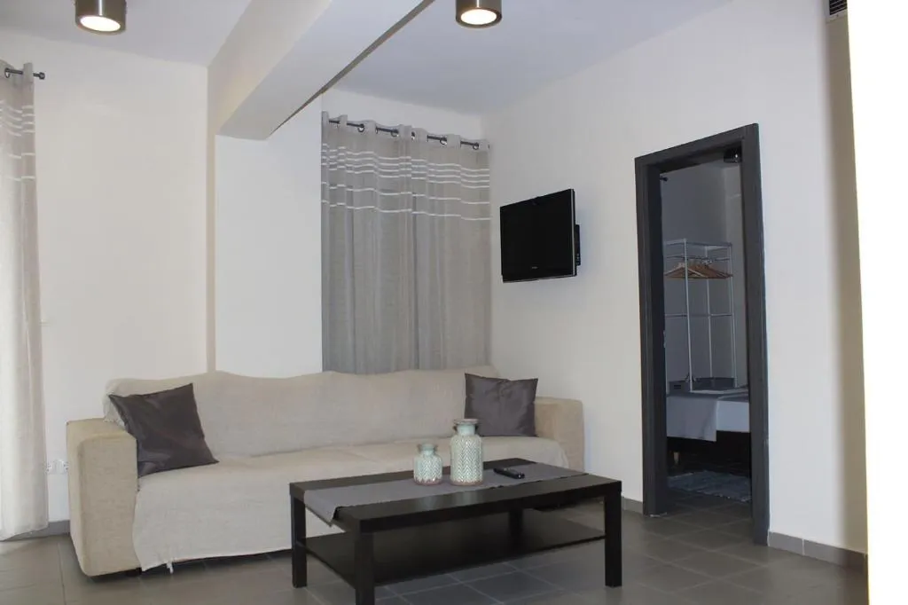 Room, Athens Way Lofts, Athens