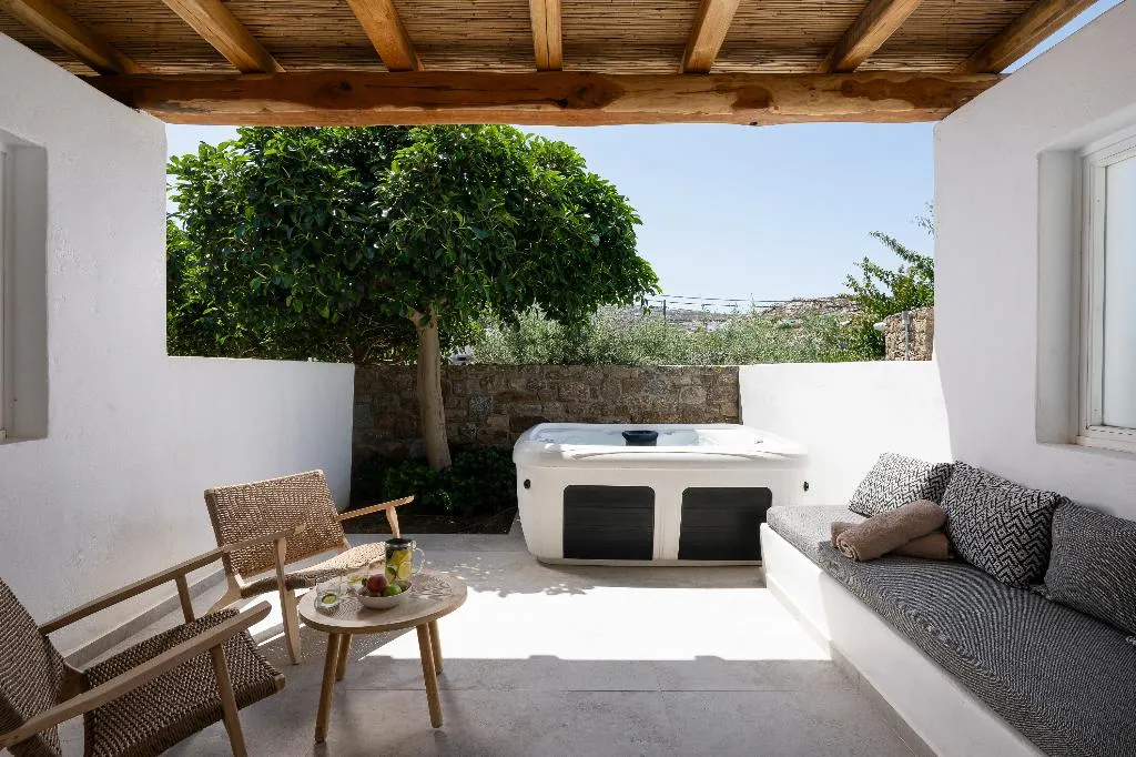 SUITE HONEYMOON Room, Oliving Mykonos Suites, Mykonos