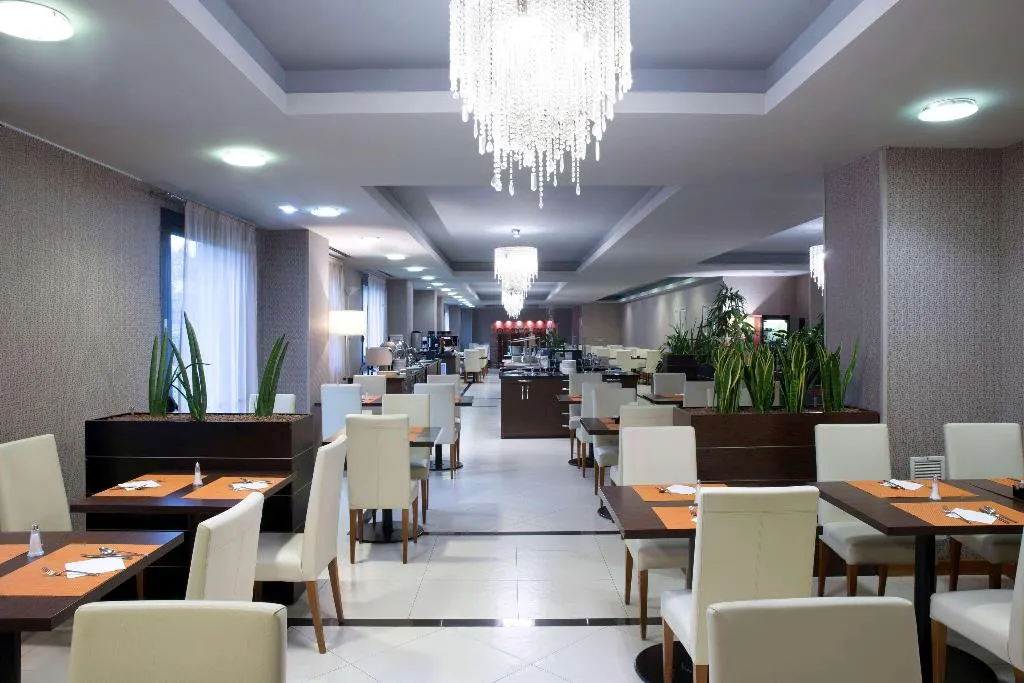 Restaurant, Dolce by Wyndham Milan Malpensa, Milan