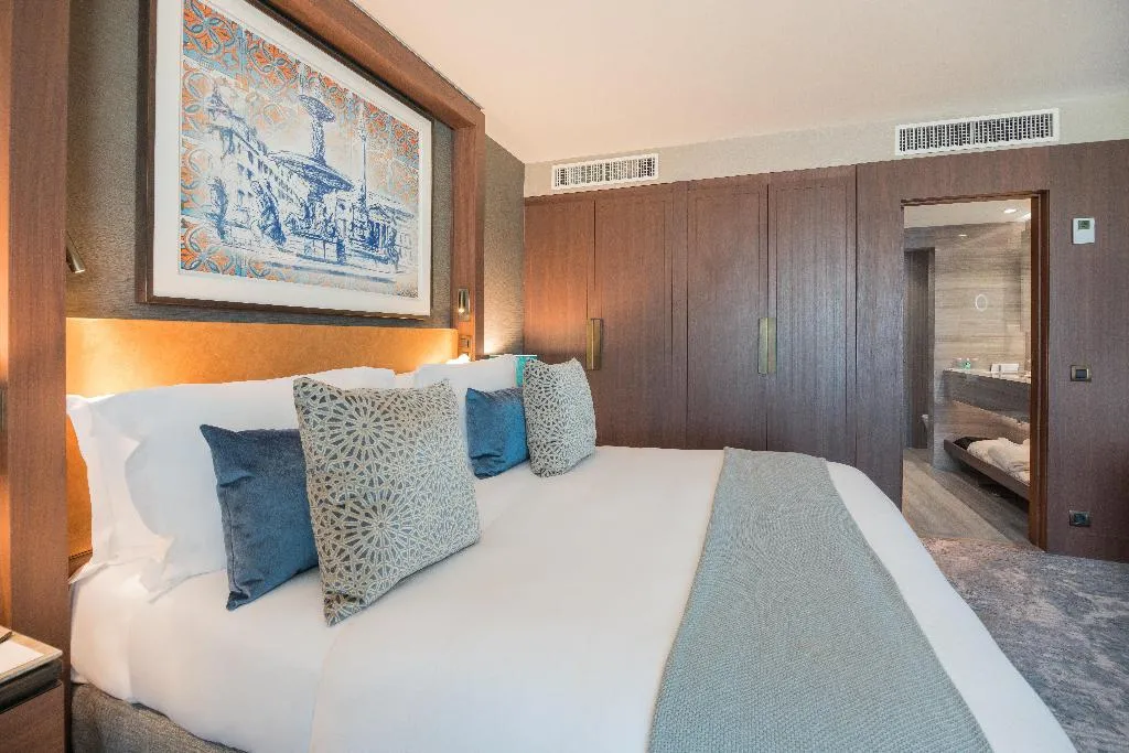 SUITE STANDARD Room, InterContinental Lisbon, Lisbon