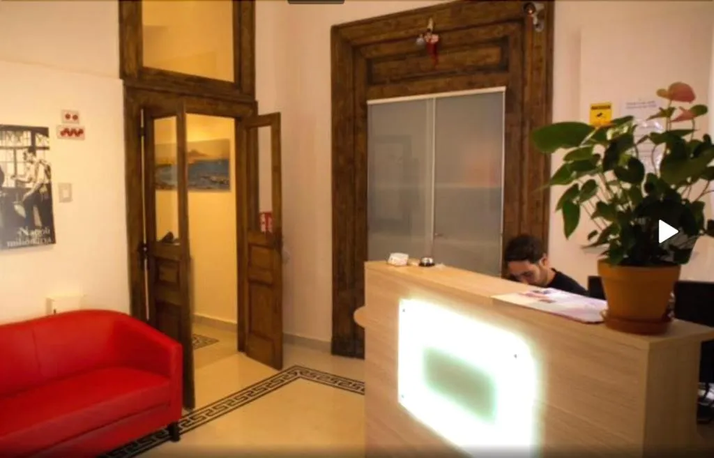 Lobby, B&B Napolimilionaria, Naples