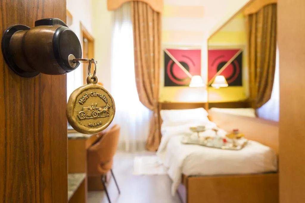 SINGLE STANDARD Room, Carrobbio, Milan