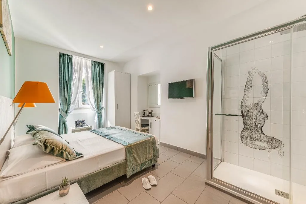 DOUBLE SUPERIOR Room, Trevi Palace Hotel, Rome