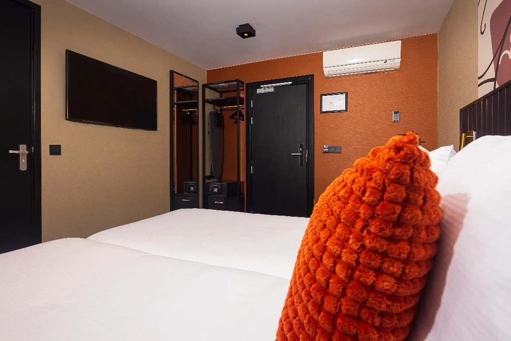 TWIN STANDARD Room, Huygens Place, Amsterdam