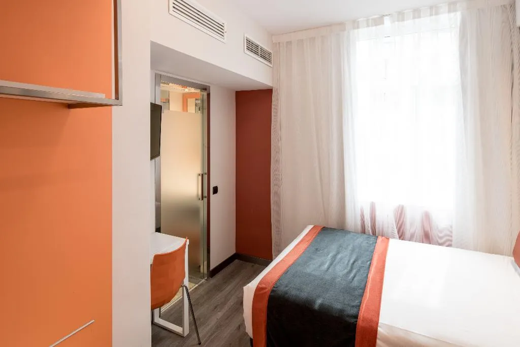 SINGLE STANDARD Room, Catalonia Mikado, Barcelona