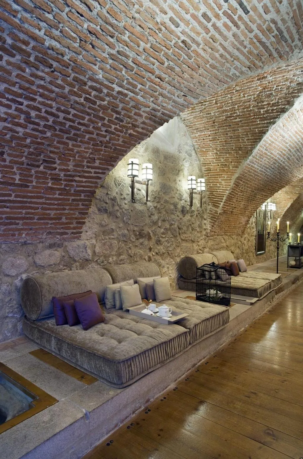 Sports and Entertainment, Parador de Plasencia, Madrid