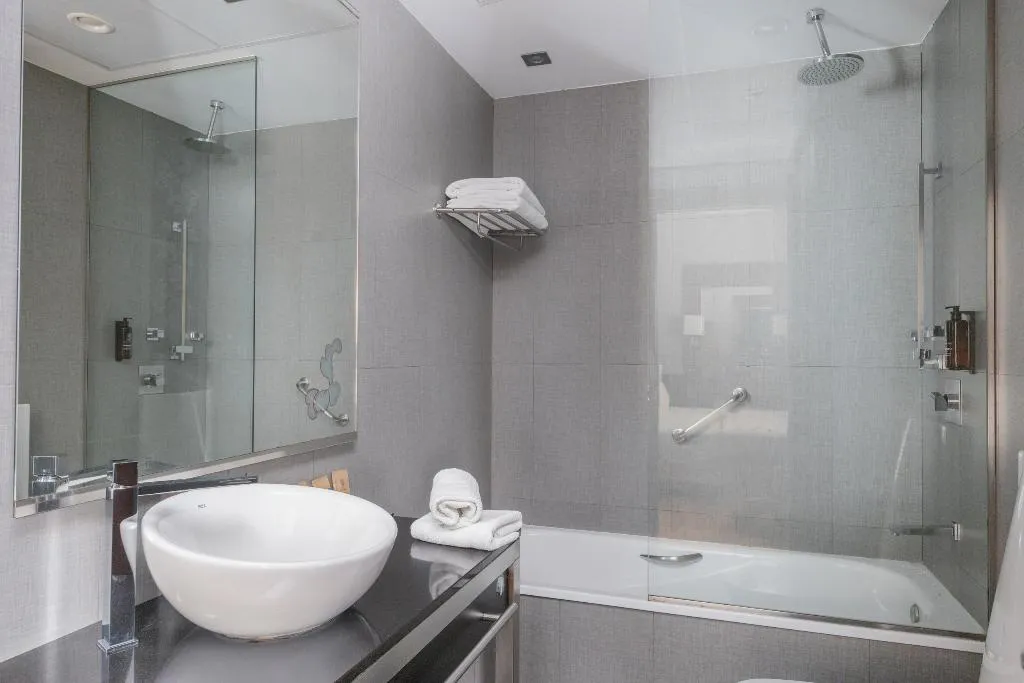 DOUBLE STANDARD Room, Barcelona Hotel Colonial, Barcelona