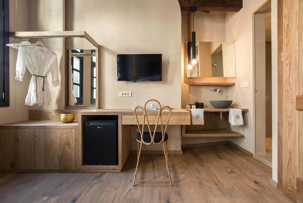 Room, J&G Suites, Crete