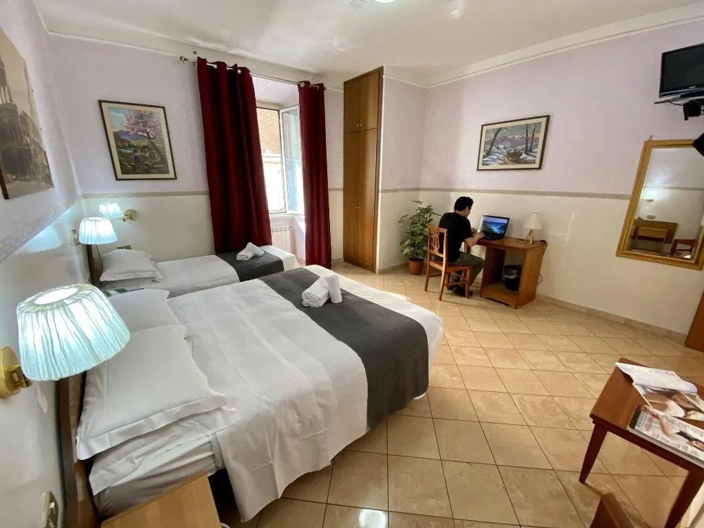 Room, Hotel Resi, Rome