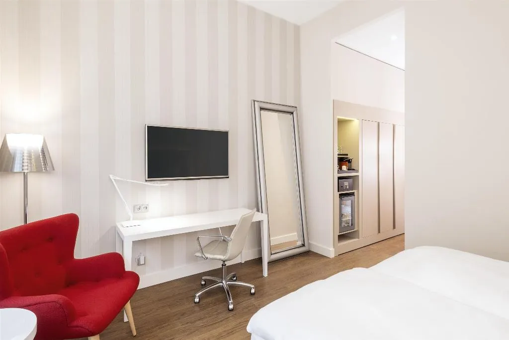 DOUBLE SUPERIOR Room, NH Collection Berlin Mitte Friedrichstrasse, Berlin