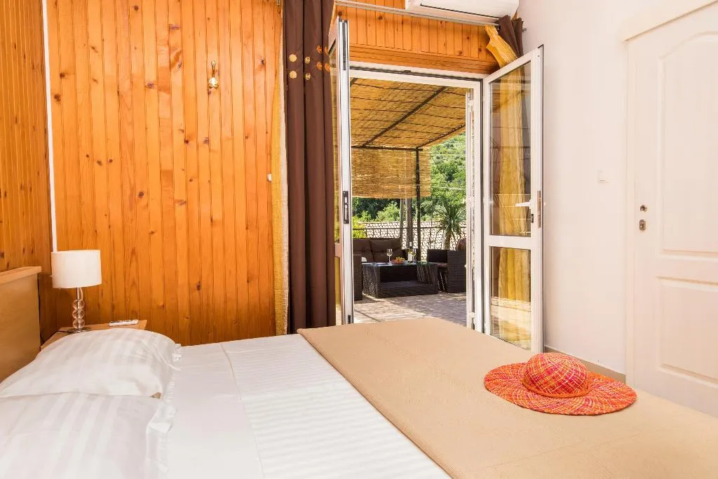 DOUBLE WITH TERRACE Room, Guest House J&J, Dubrovnik