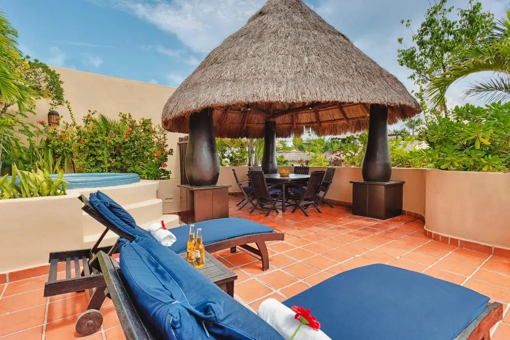 Terrace, El Taj Ocean Front and Beachside Condo Hotel, Playa Del Carmen