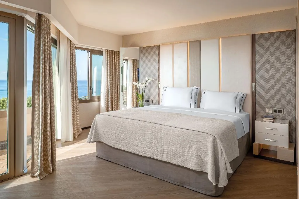 SUITE SEA VIEW Room, Four Seasons Hotel, Cyprus