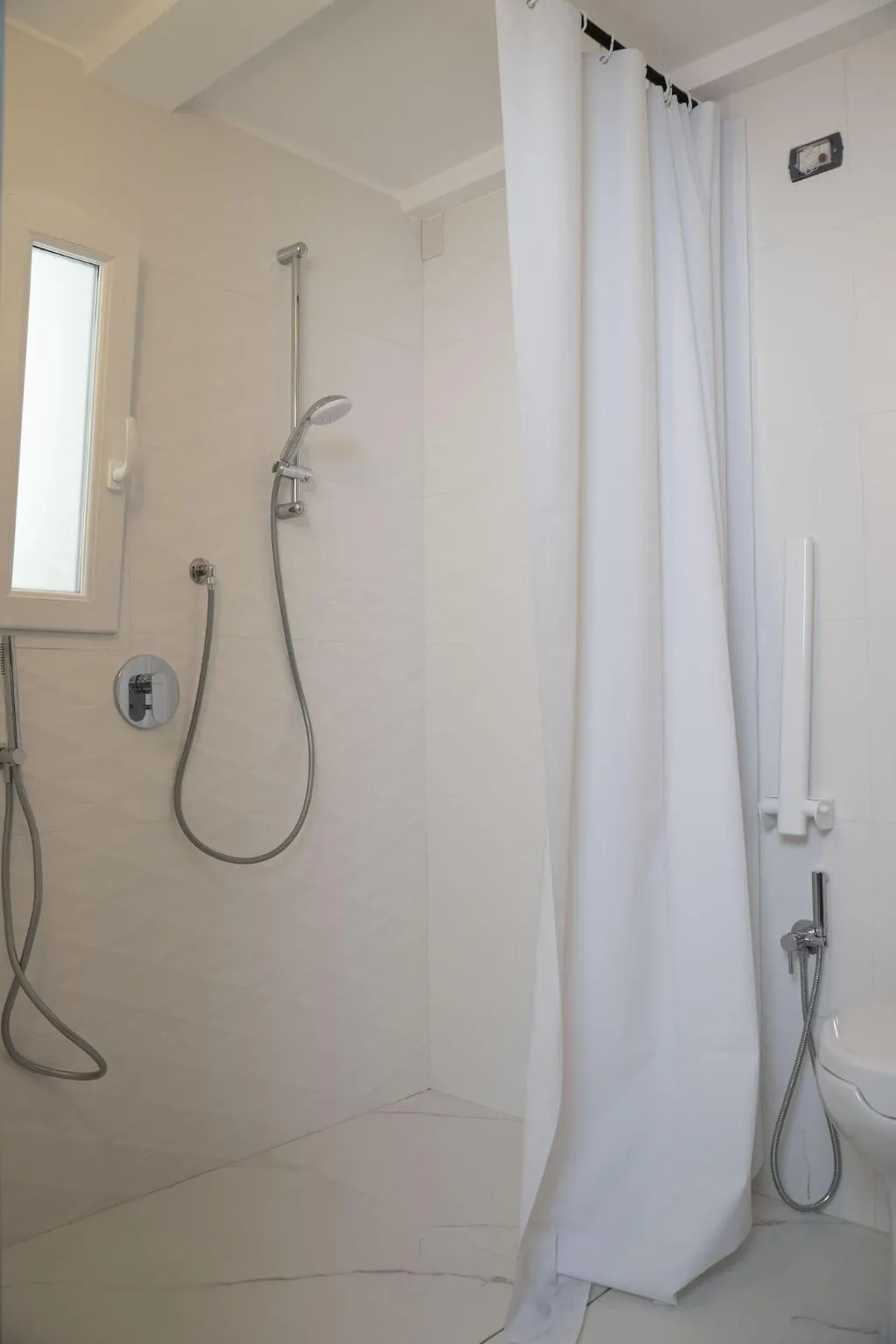 Room, Rettifilo 311, Naples