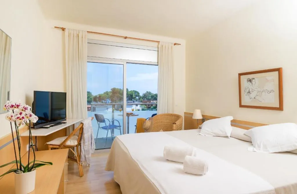 Double or Twin WITH BALCONY Room, Ancora, Costa Brava