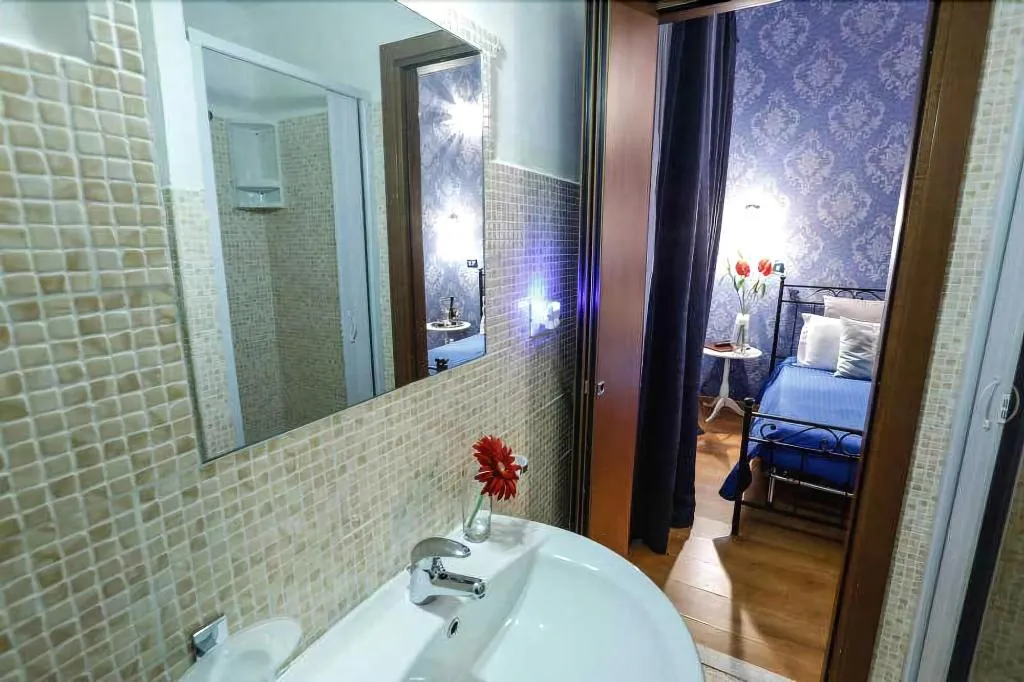 Room, Vanella Rome Domus, Naples