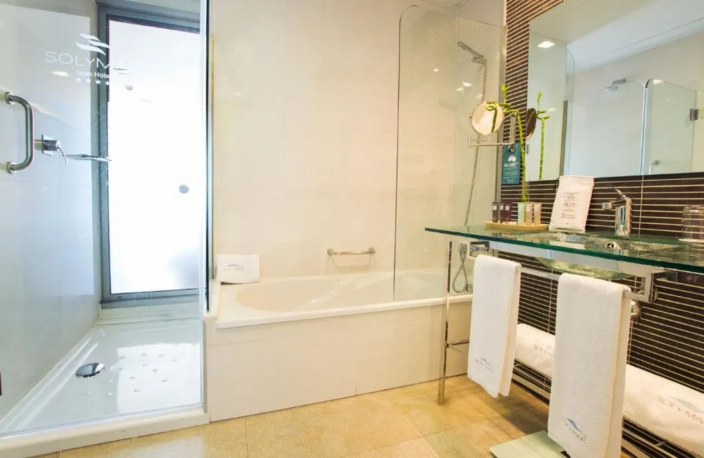Double or Twin SEA VIEW Room, SOLYMAR Gran Hotel, Costa Blanca