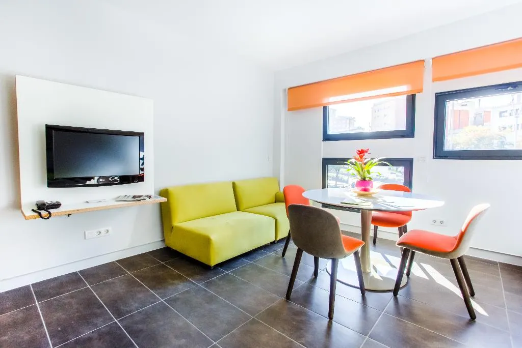 APARTMENT DUPLEX Room, Cosmo Apartments Sants, Barcelona