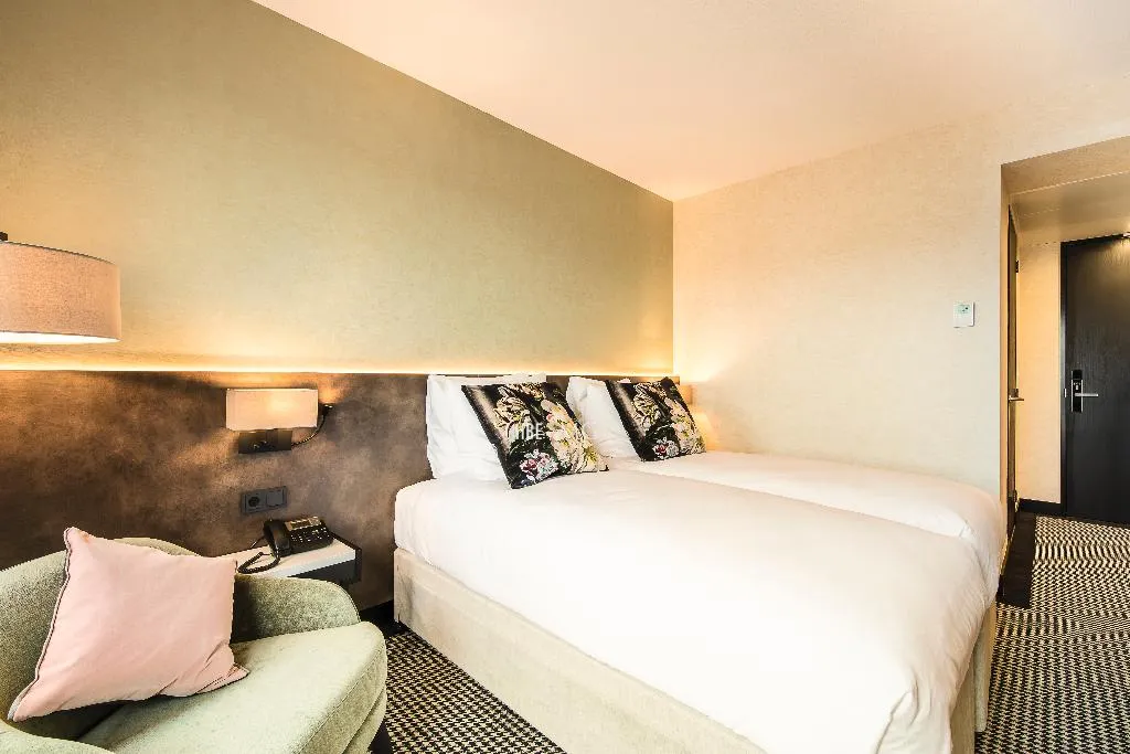 TWIN CANAL VIEW Room, Monet Garden Hotel Amsterdam, Amsterdam