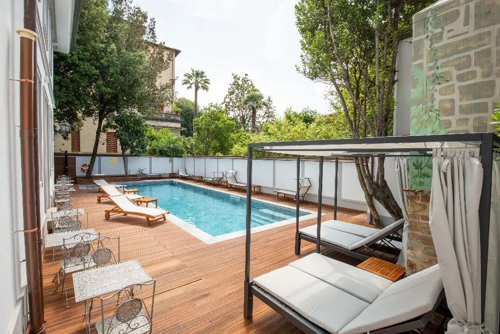 Pool, Villa Tortorelli, Florence