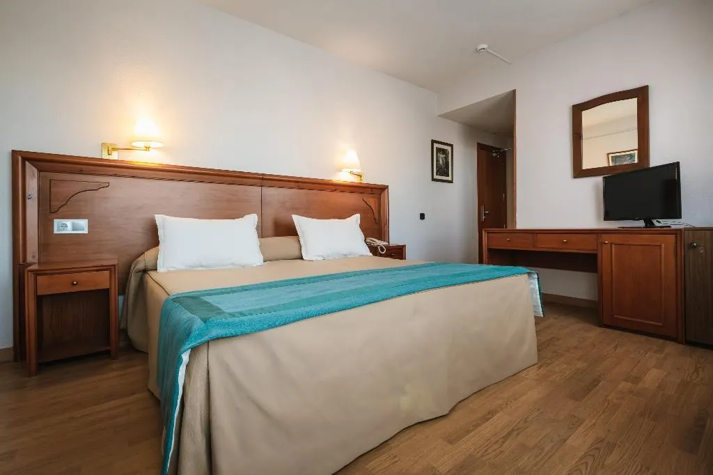 DOUBLE STANDARD Room, Corregidor, Madrid