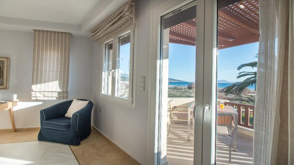 SUITE WITH JACUZZI Room, Finikas Hotel Naxos, Mykonos