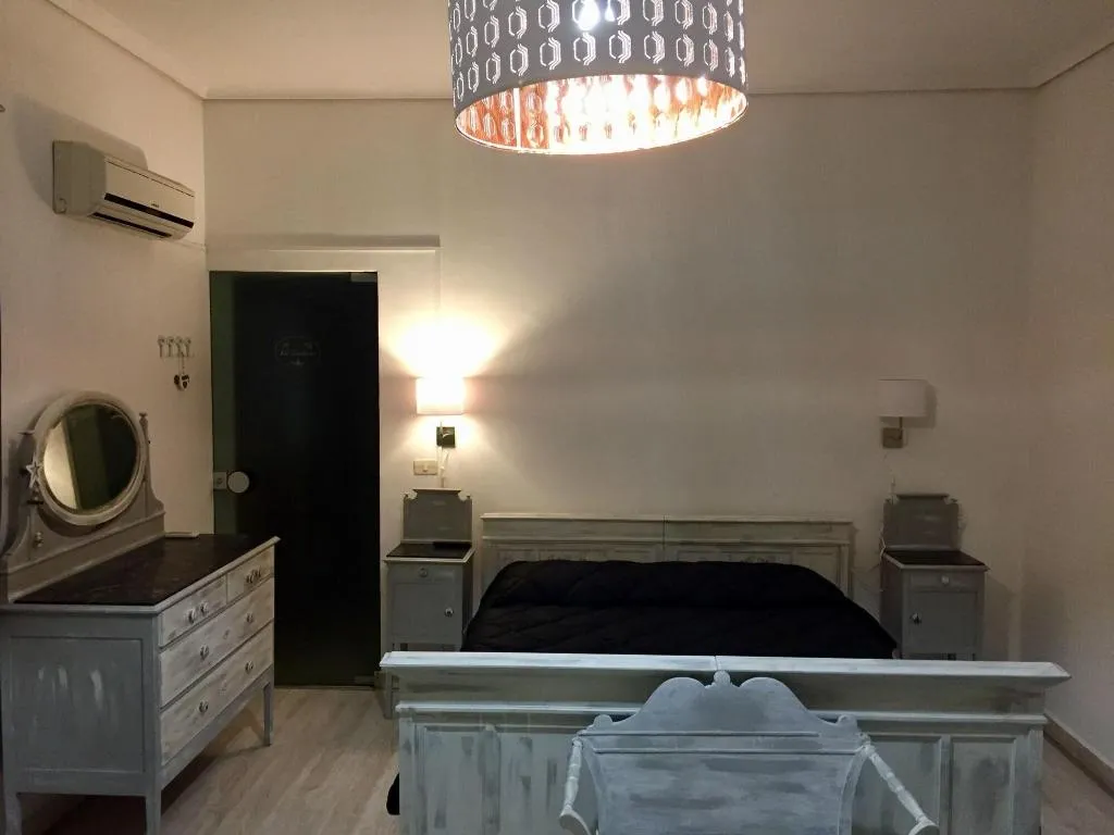 Room, Scilla e Cariddi Bed&Breakfast, Catania