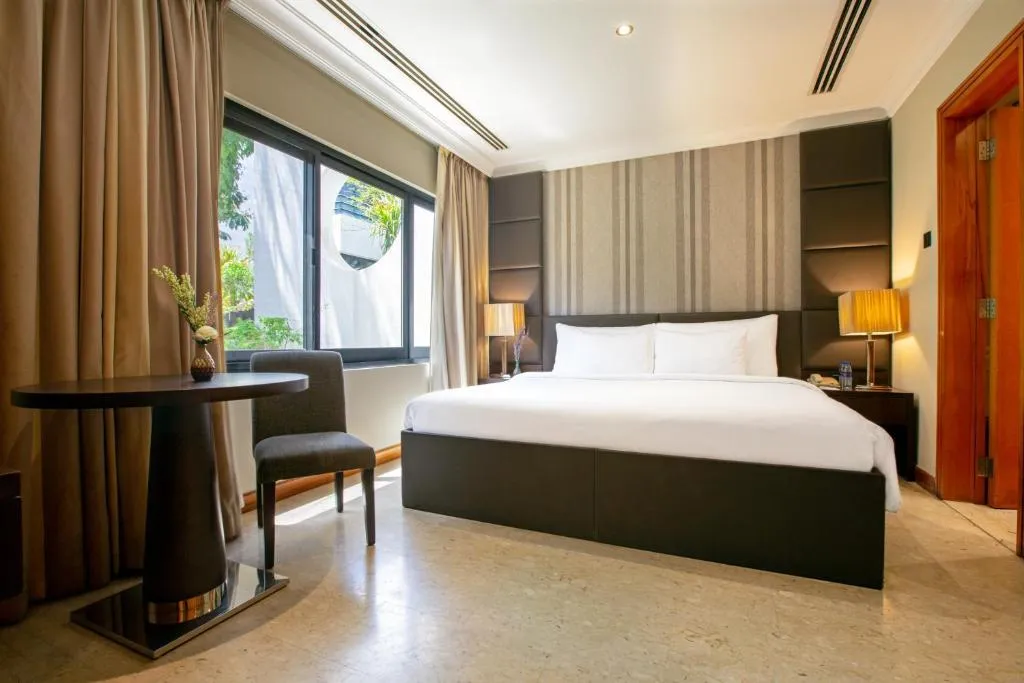 Double or Twin WITH BALCONY Room, Dubai Marine Beach Resort & Spa, Dubai