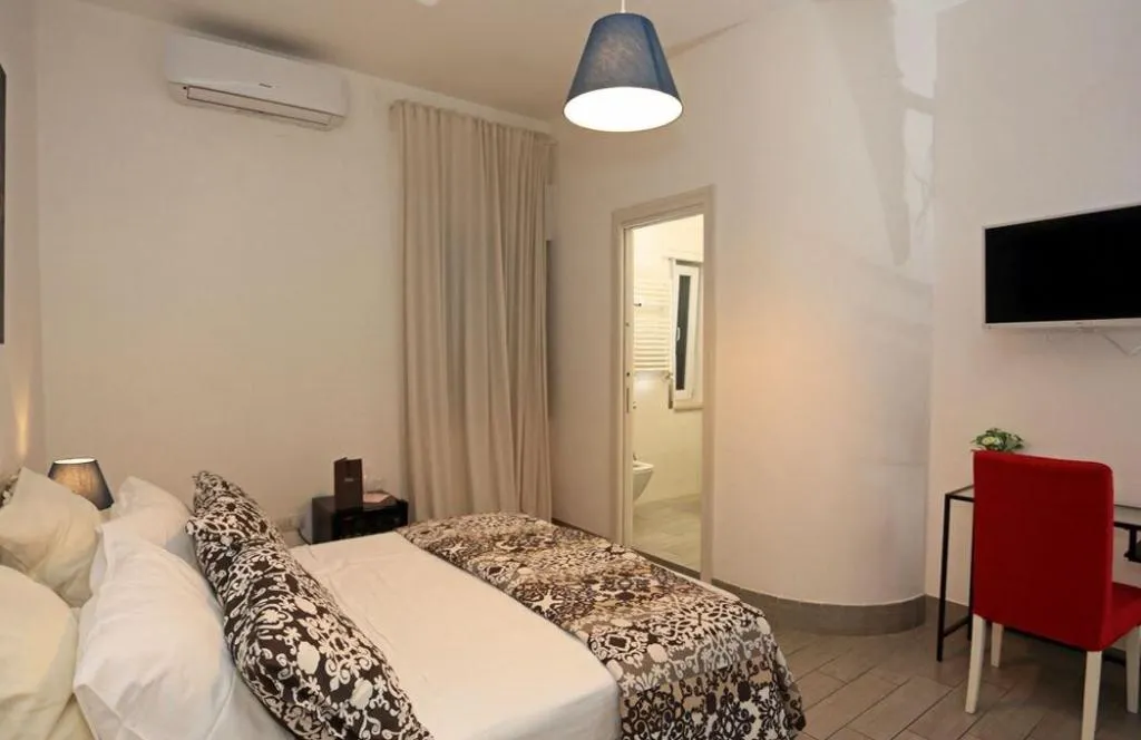 Room, B&B Brothers Suite Vomero, Naples