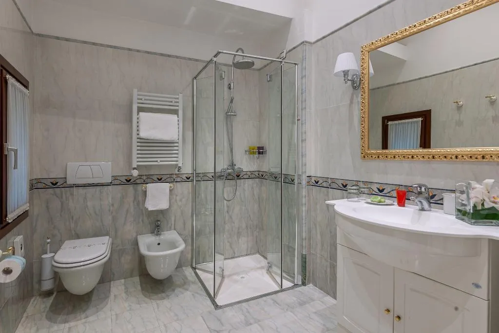 Room, Hotel Al Ponte Antico, Venice