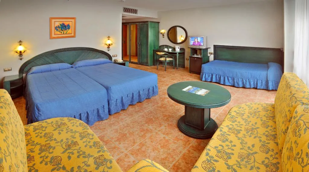 Double or Twin CAPACITY 3 Room, Kaktus Albir, Costa Blanca