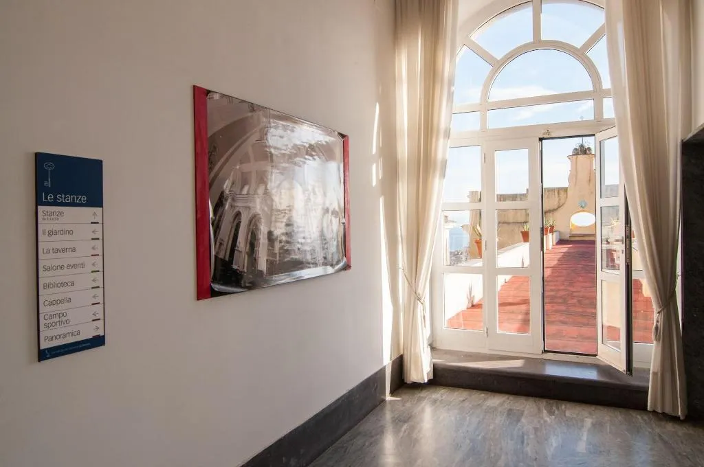 Lobby, Casa Tolentino, Naples