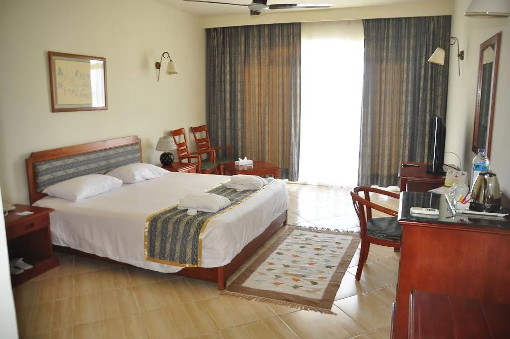 DOUBLE POOL VIEW Room, Royal Pharaoh Resort & Aqua Park, Red Sea Riviera
